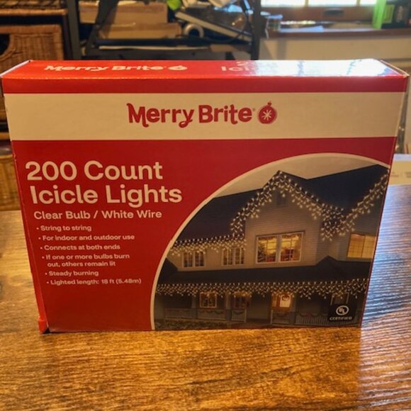 Merry Brite 200 count icicle lights - Picture 1 of 5